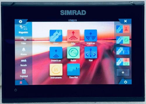 Simrad go9 xse fishfinder/chartplotter display