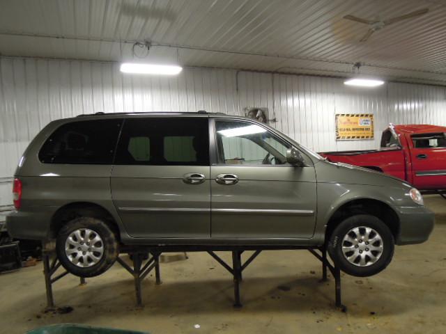 2005 kia sedona 72906 miles front door right