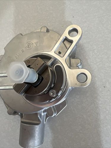 Toyota vacuum pump 29300-0p021 oem genuine new