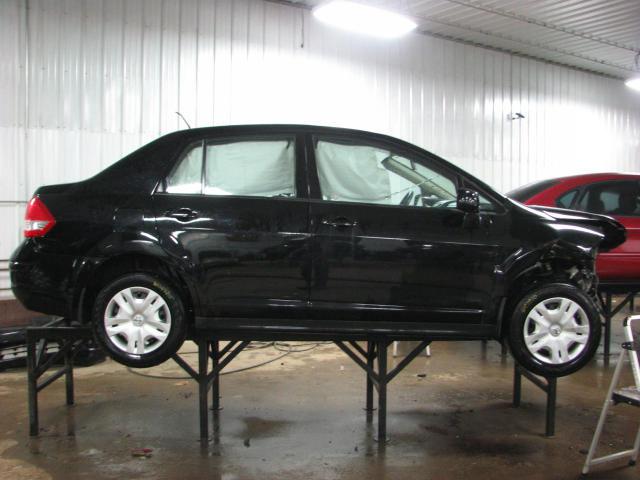 2010 nissan versa 21917 miles rear or back door right