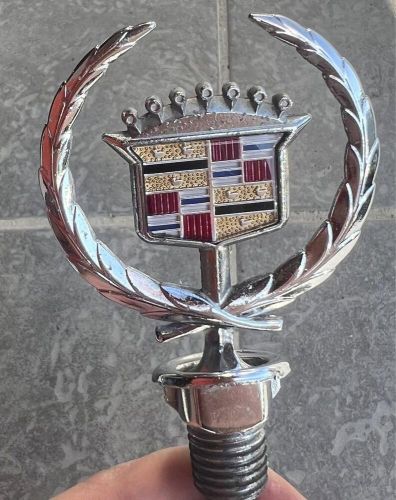 Cadillac concourse bonmouth emblem japan jp