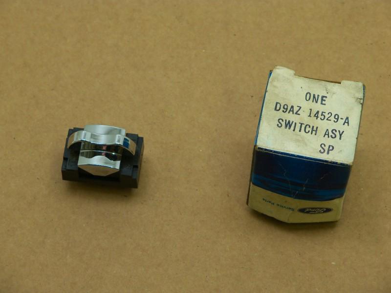 Nos 79-89 ford  lincoln mark window regulator switch new in the box see descr 