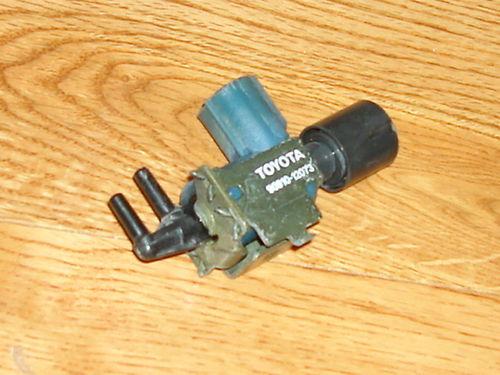 Lexus/toyota valve/solenoid/switch egr 90910-12073 vsv