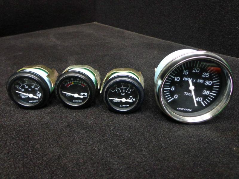 Datcon gauges~tach, volt meter, oil pressure,water temperature~ i/o inboard boat