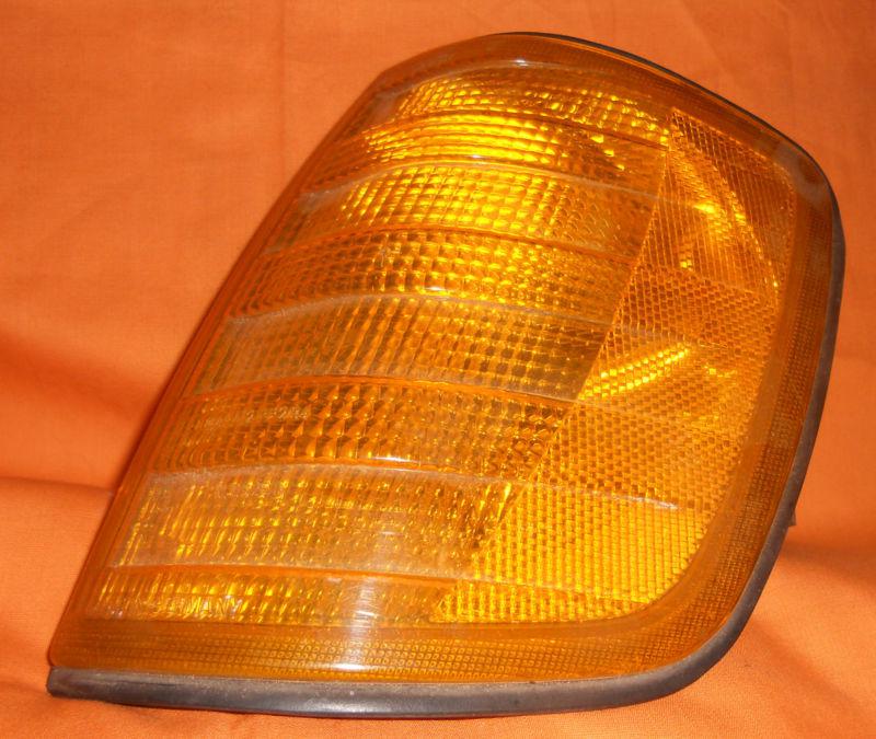 Oem  driver side left front turn signal lens for mercedes w124 made in germany