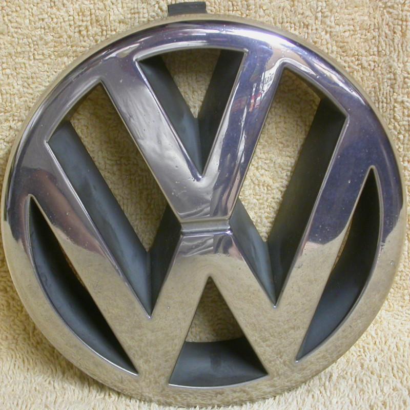 Nice oem used vw grille emblem for 1998-01 volkswagen passat front grill 4 1/2 "