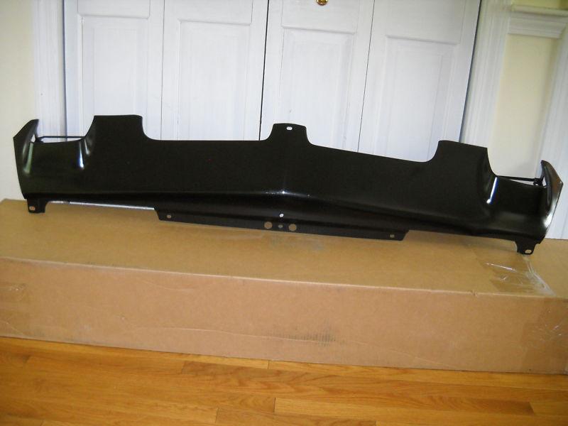 A nos pontiac gto front valance panel 