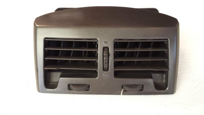 2001 nissan maxima dash ac vent duct (fits 00-03)