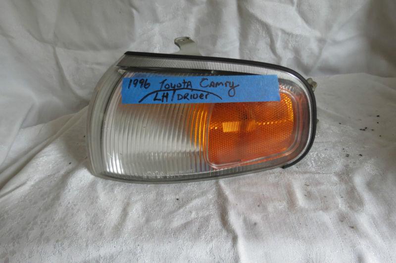 95-96 toyota camry lh driver side corner light  oem ~f13/96r pt ~~~~~~ 