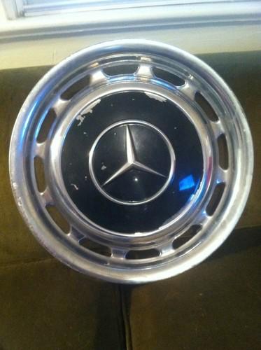 Vintage 1960's ? mercedes hub cap