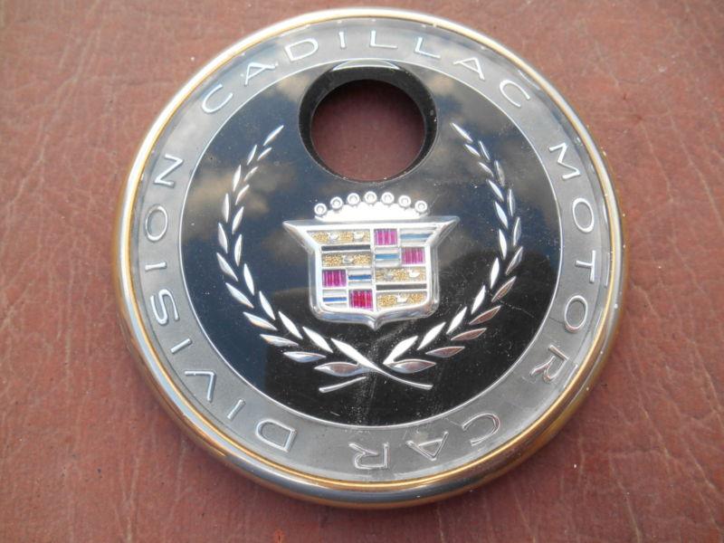 Cadilac motor car division gold plastic trunk lock cover emblem driver quality