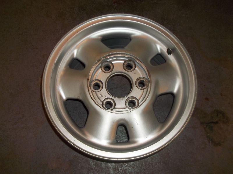 * 16 inch factory alloy rim - gmc sierra, van, yukon / 1999-2006 / silver