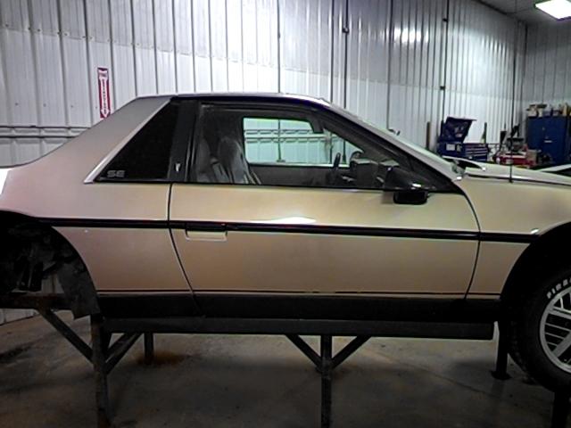 1986 pontiac fiero front door right 2600740