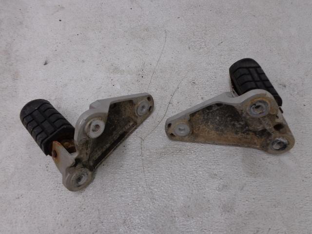 1988 honda vt800c vt800 vt 800 shadow rear passenger footpegs foot pegs