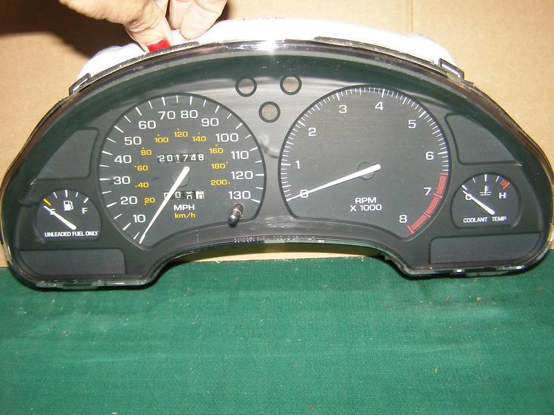 1997 1998 saturn s series speedometer cluster  202k  dohc