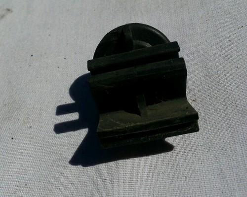 02-05 audi a4 b6 - door panel mount fastener clip set bottom