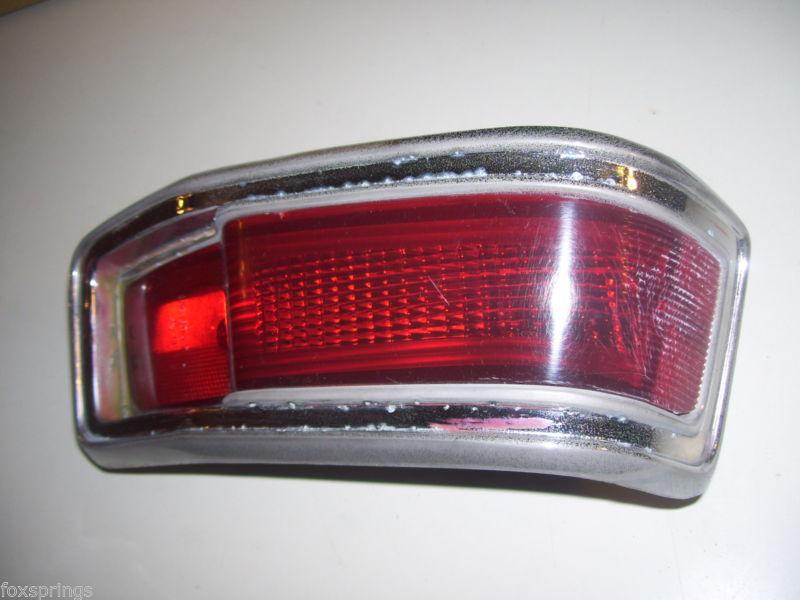 1971 plymouth valiant left tail light assy - 71v41 - 3478697 -  pl72