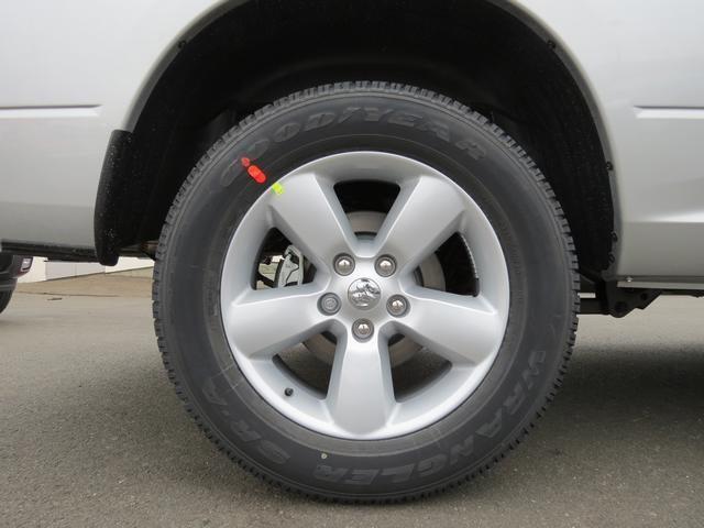 2013 ram 1500 oem rims..pulled off vehicle after 300 miles..no tires