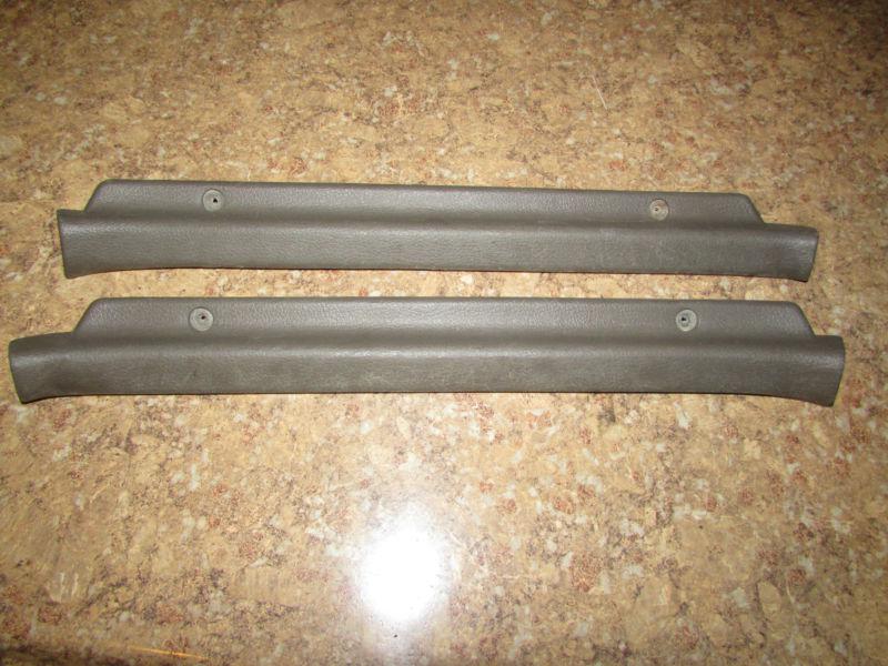 Toyota 4runner surf rear door entry brown scuff plate trim panels 1990-1995,95