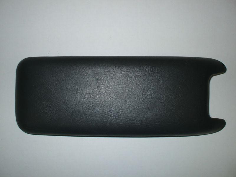 95-97 chevy blazer center console arm rest black