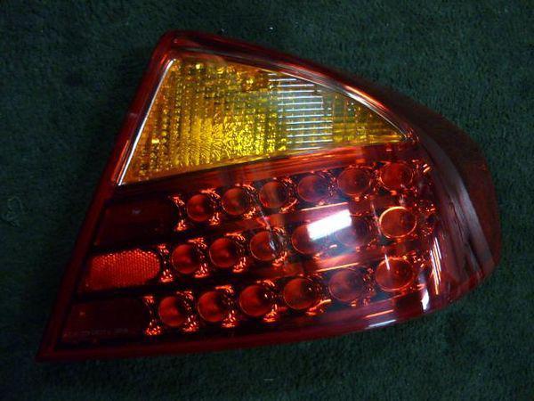 Nissan skyline 2001 rear right combination lamp [7315500]