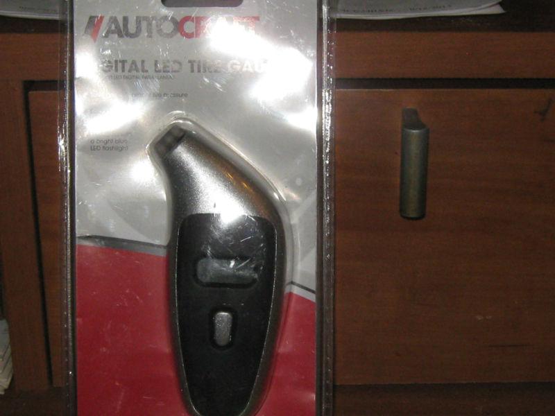 Autocraft   digital tire gauge with led flashlight  new