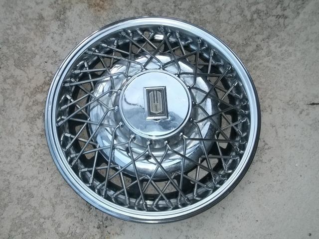 1979 thru 1985 oldsmobile toranado 15" spoke hubcap