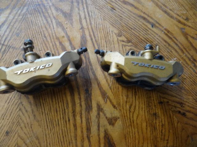 05-06_kawasaki_zx6r_zx_636_zx-6r_front brake calipers_tokico+pads