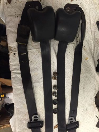 Jeep wrangler yj  seat belts 93-95