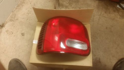 Mopar 04882685 tail light