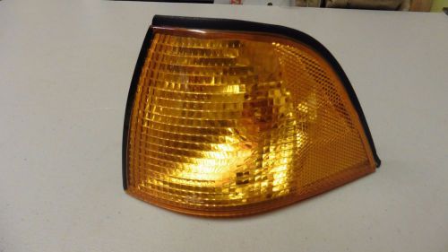 E36 bmw 8580.54 left front corner lens amber two wire 1056 bulb very nice used
