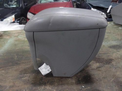 07 buick lacrosse center console/armrest  (floor)