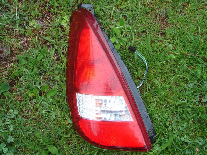 2002 03 04 aerio tail light station wagon  sw complete lh