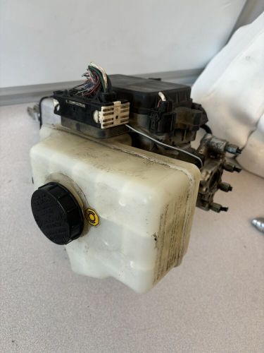 2017-2020 nissan titan power brake booster pump oem