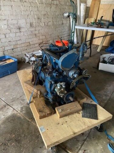 Universal m30 /  marine diesel engine  30 hp with transmission / gearbox