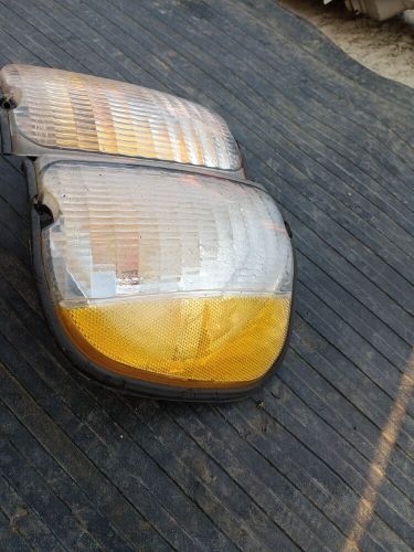 1993 ford e150 van (fits 92-00) side marker corner light oem pn f2ub-13215-aa