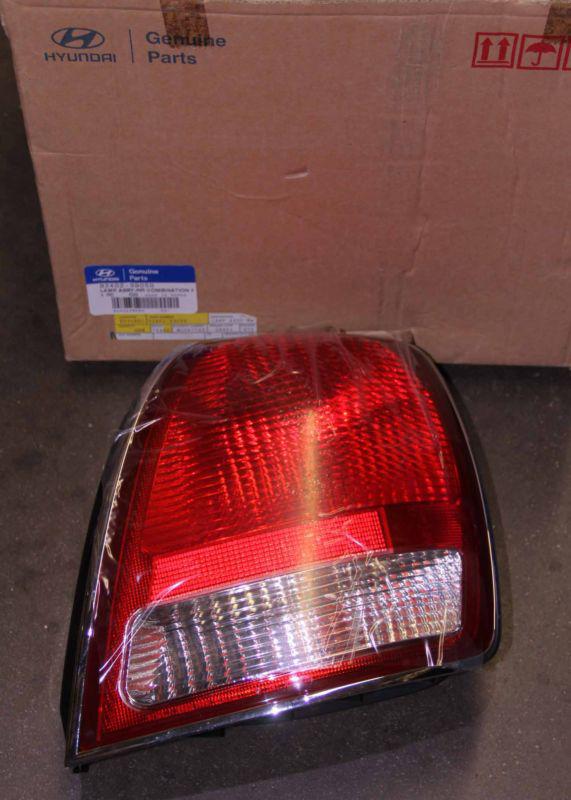 Genuine hyundai parts 92402-39050 passenger side taillight assembly