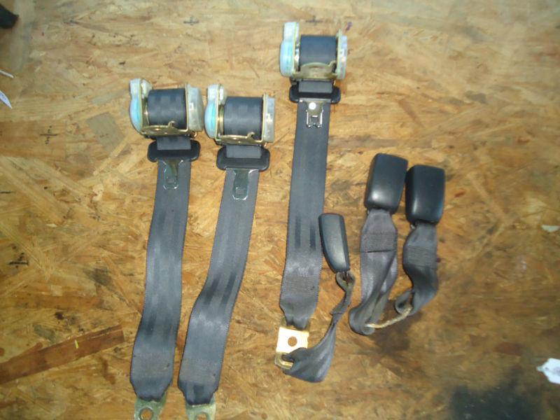 Complete rear seat belt assembly 4 pieces toyota corolla & other 2000-05 14084