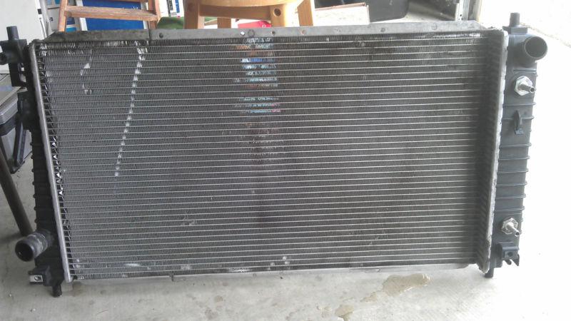 98-02 continental radiator oem, good condition, lincoln visteon lincoln radiator