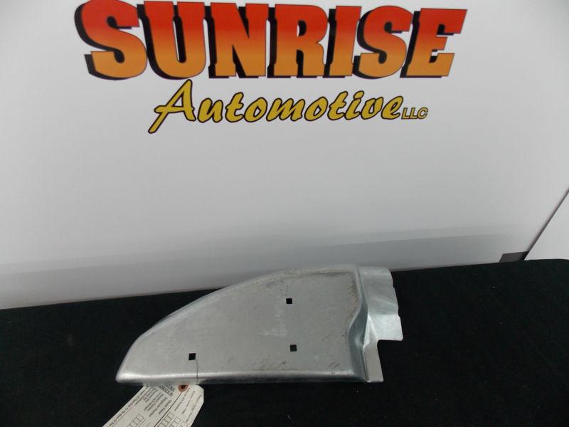 Nos 15757928 fuel door and body side extension 2000-2006 escalade avalanche 