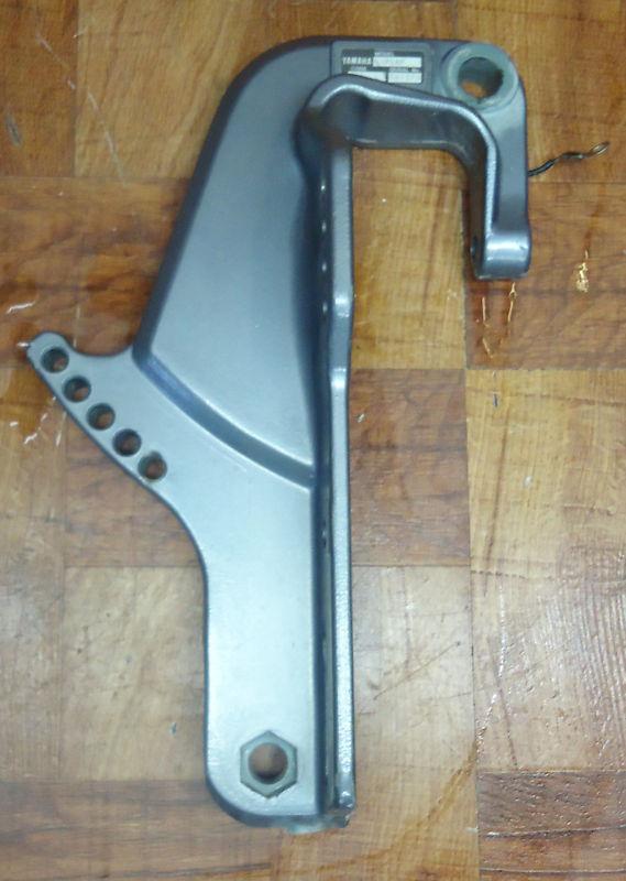 1986 - 1993 40 50hp yamaha outboard stern bracket clamp starboard side 6h5 03