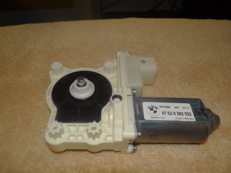 Bmw window motor right hand part # 67 62 8 382 002 