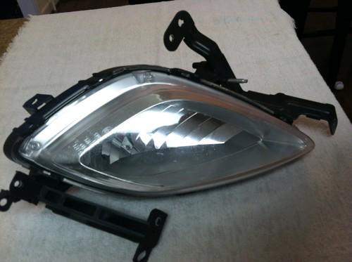 2011-2012 hyundai elantra fog light  driverside