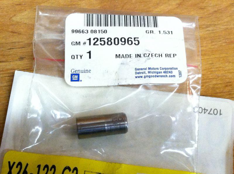 New genuine gm 12580965 engine oil distribution valve