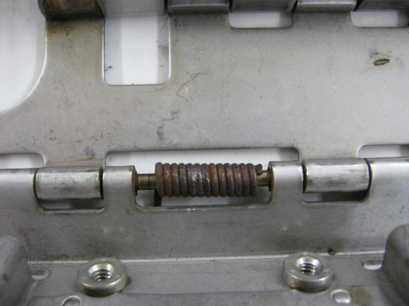 HARLEY DAVIDSON HD RIGHT SIDE SADDLE BAG LID HINGE BRACKET HARDWARE 90665-93 OEM, US $53.99, image 4