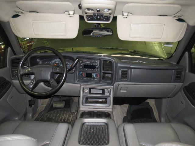 2003 gmc yukon xl 1500 floor center console gray 2413062