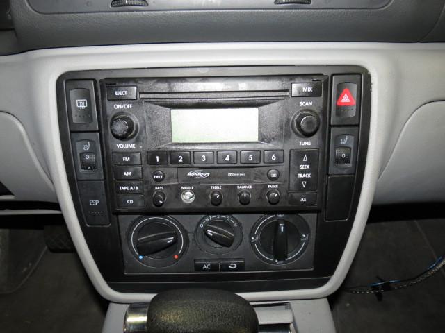 2005 volkswagen passat radio trim dash bezel 2530516