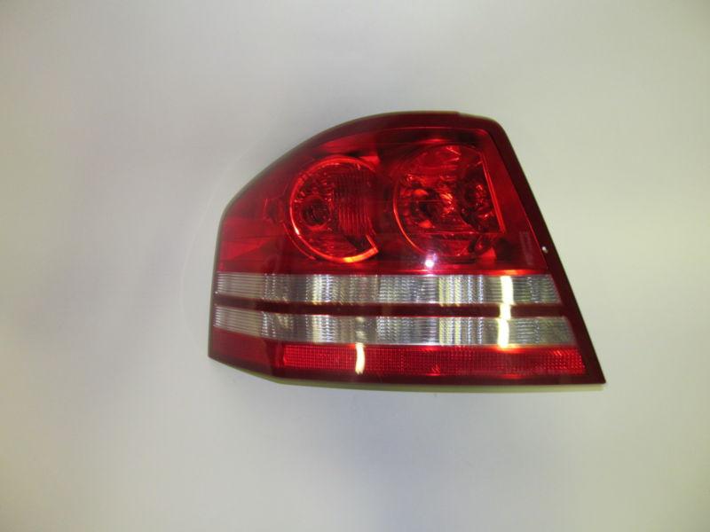 08 09 2010 dodge avenger oem left tail light nice!