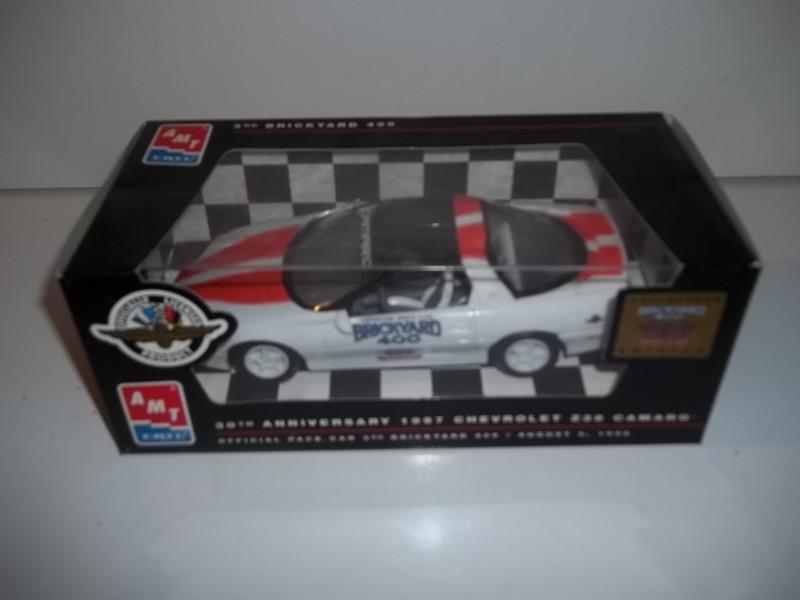 1997 camaro z28 30th anniversary 1:24 brickyard 400 pace car plastic