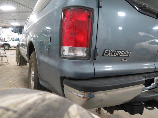 2000 ford excursion tail lamp light left